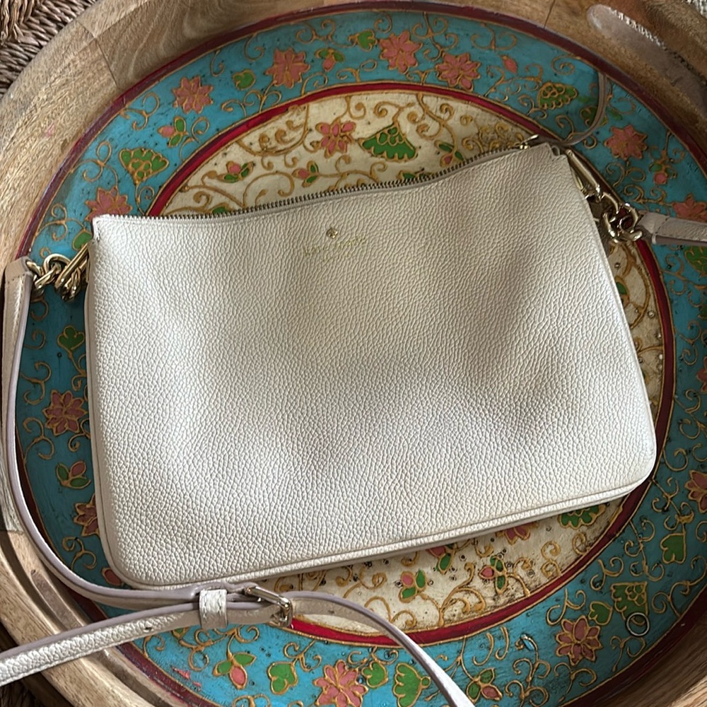Kate Spade Cream pebbled Leather Crossbody Bag